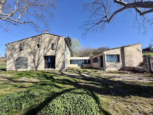 Luxury home in Caseneuve, Vaucluse