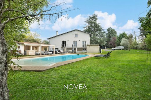 ‏בתי יוקרה ב  Dommartin, Rhône