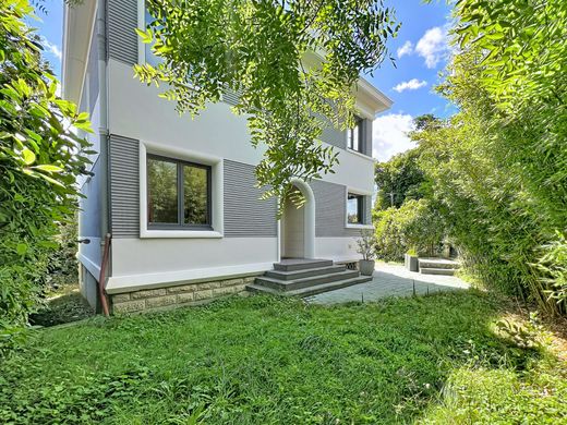 Luxury home in Garches, Hauts-de-Seine