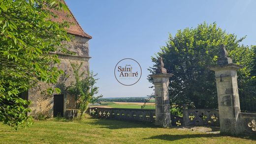 Maison de luxe à Condéon, Charente