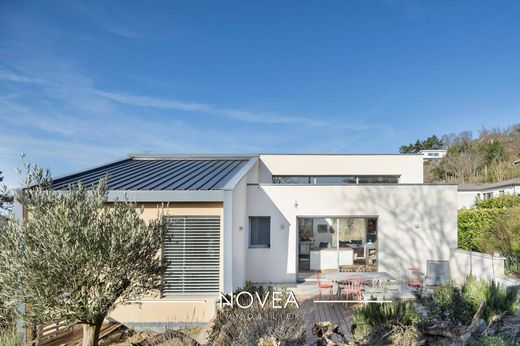 Элитный дом, Limonest, Rhône