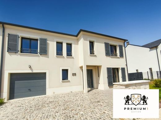 Luxury home in Saint-Witz, Val d'Oise