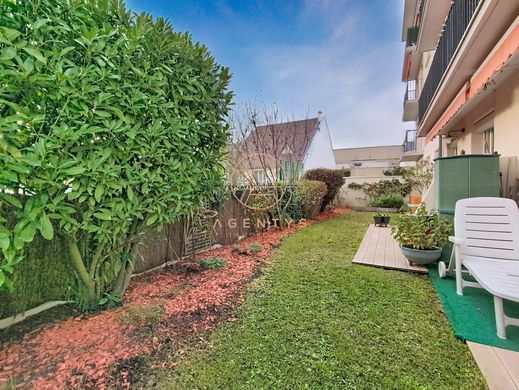 ﺷﻘﺔ ﻓﻲ Saint-Maur-des-Fossés, Val-de-Marne