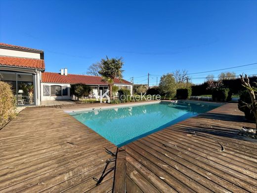 Luxury home in Fontenilles, Upper Garonne