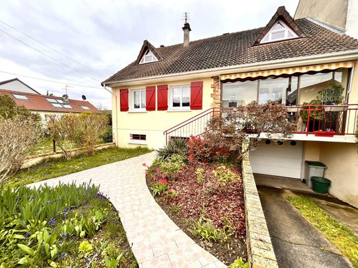 Luxury home in Villepreux, Yvelines