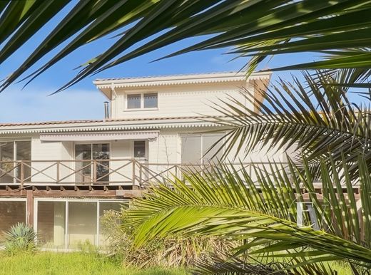 Luxury home in Gujan-Mestras, Gironde