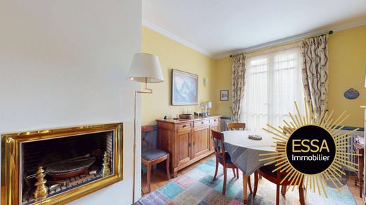 Πολυτελή κατοικία σε Le Chesnay, Yvelines