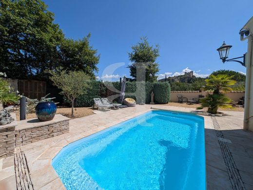 Luxury home in Vaison-la-Romaine, Vaucluse