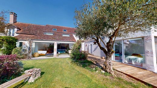 Luxury home in Saint-Denis-en-Val, Loiret
