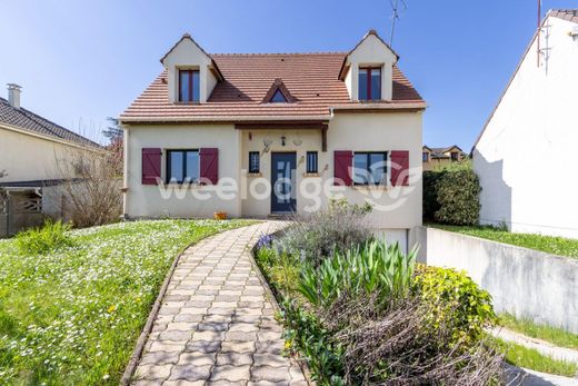 Luxury home in Pierrelaye, Val d'Oise