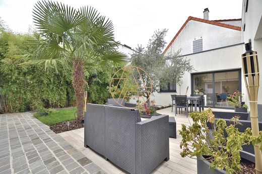 منزل ﻓﻲ Saint-Maur-des-Fossés, Val-de-Marne