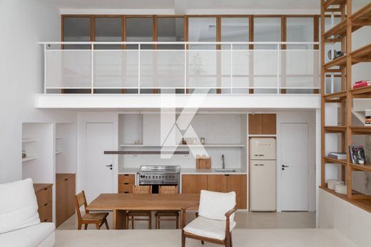 Apartment / Etagenwohnung in Canal Saint Martin, Château d’Eau, Porte Saint-Denis, Paris