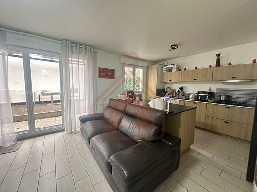 Casa di lusso a Le Kremlin-Bicêtre, Val-de-Marne