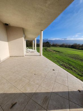 Casa de lujo en Saint-Julien-en-Genevois, Alta Saboya