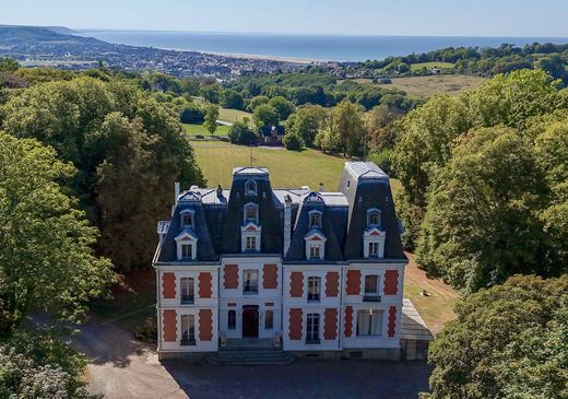 Schloss / Burg in Trouville-sur-Mer, Calvados
