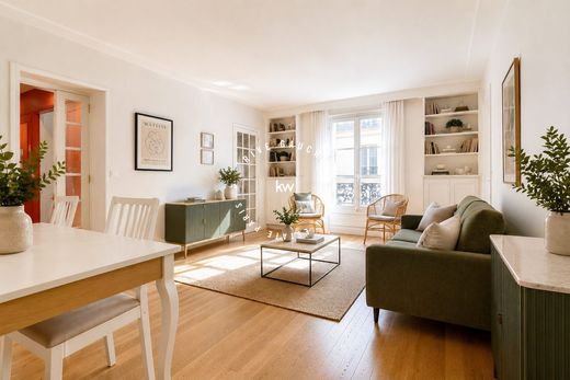 Apartment in Champs-Elysées, Madeleine, Triangle d’or, Paris