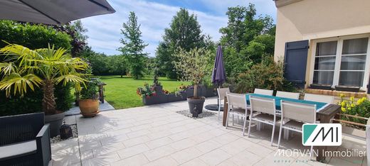 Casa di lusso a La Celle-les-Bordes, Yvelines