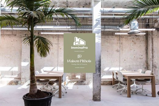 Office in Marseille, Bouches-du-Rhône