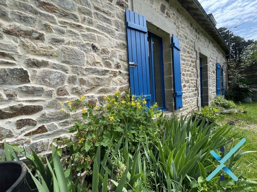 Luxury home in Cléguer, Morbihan