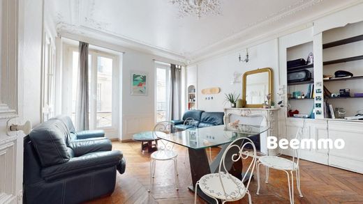 Apartment in Champs-Elysées, Madeleine, Triangle d’or, Paris