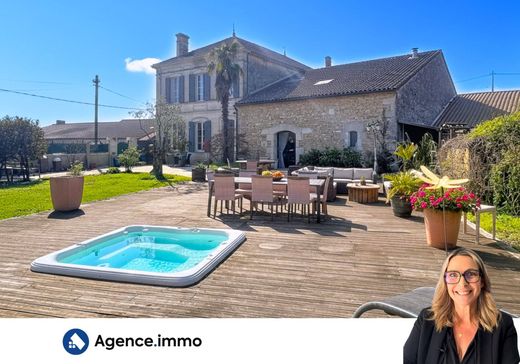 Элитный дом, Saint-Ciers-sur-Gironde, Gironde