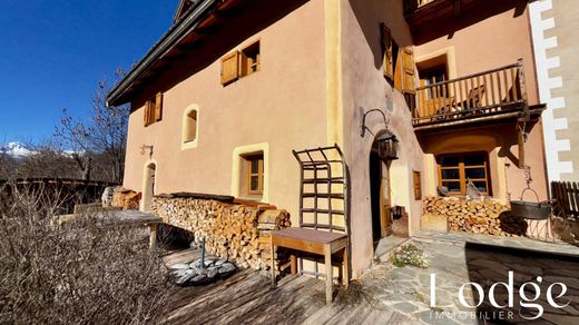 La Salle-les-Alpes, Hautes-Alpesの高級住宅