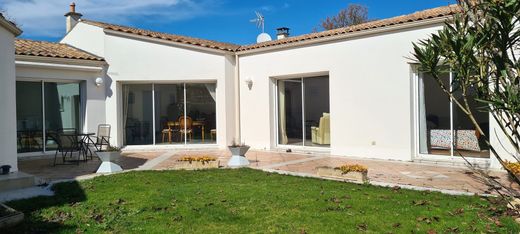 Casa de luxo - Périgny, Charente-Maritime