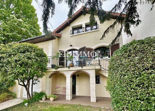 Maison de luxe à Chennevières-sur-Marne, Val-de-Marne