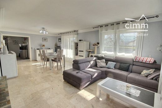 Casa di lusso a Scionzier, Alta Savoia