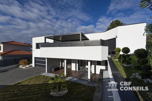 Maison de luxe à Veyre-Monton, Puy-de-Dôme