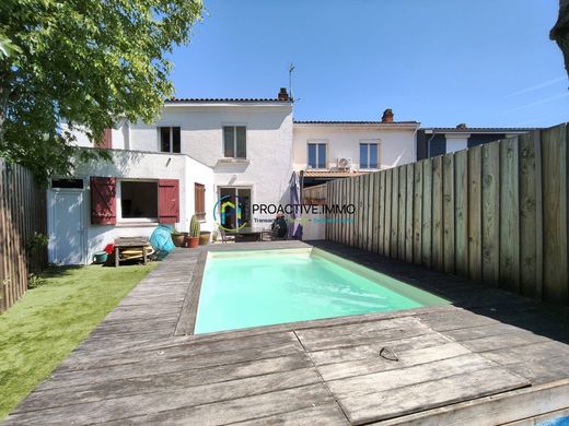 Luxury home in Le Bouscat, Gironde