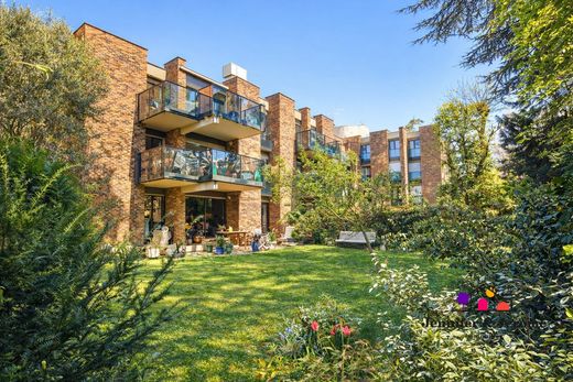 Apartment / Etagenwohnung in Enghien-les-Bains, Val d'Oise