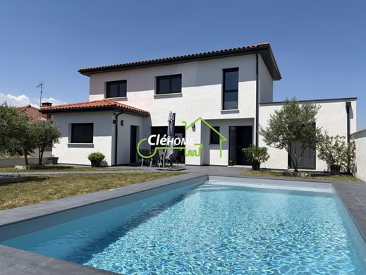 Luxury home in Lentilly, Rhône