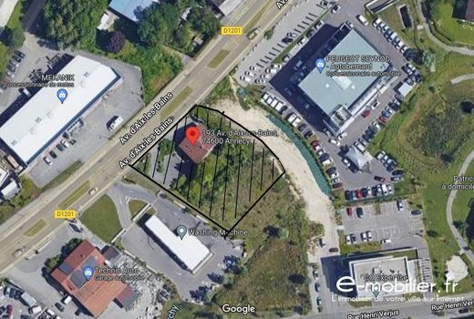 Grond in Annecy, Haute-Savoie