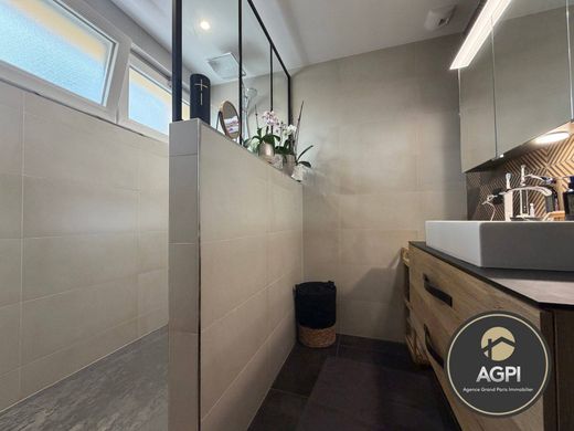 Luxury home in Saclay, Essonne