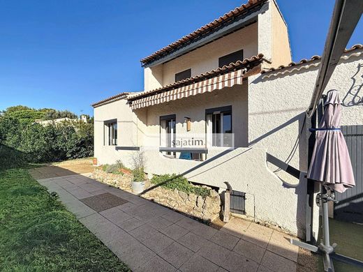 Casa di lusso a Six-Fours-les-Plages, Var