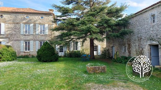 Luxus-Haus in Rochefort, Charente-Maritime