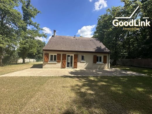 منزل ﻓﻲ Bois-le-Roi, Seine-et-Marne