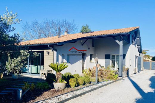 Luxury home in Mérignac, Gironde