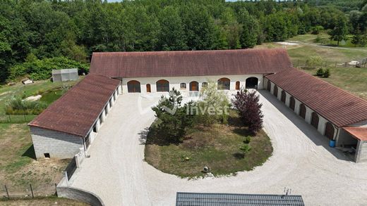 Luxury home in Maurupt-le-Montois, Marne