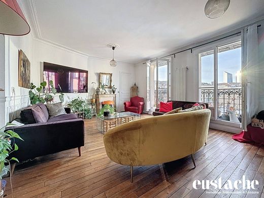 Apartment in Puteaux, Hauts-de-Seine