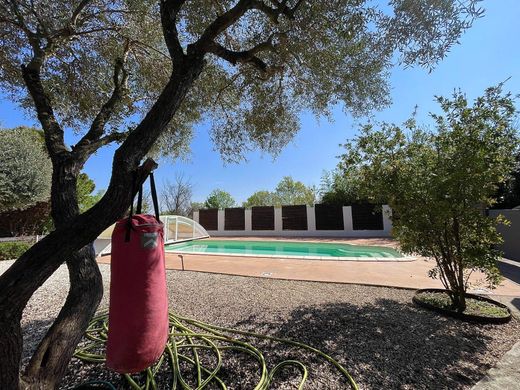 Luxury home in Tourbes, Hérault