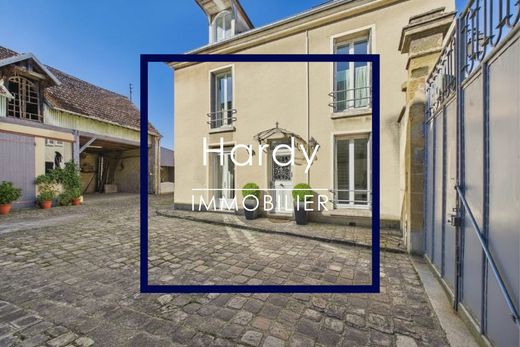 Luxury home in Cergy, Val d'Oise