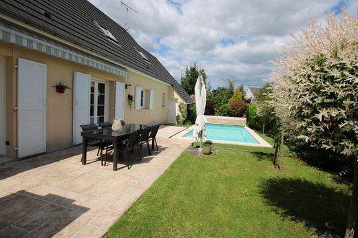 Casa di lusso a Saint-Denis-en-Val, Loiret