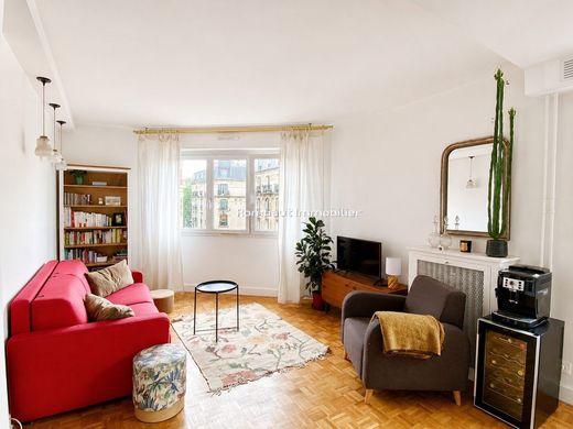 Daire Clichy, Hauts-de-Seine