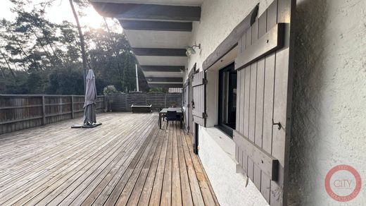 Luxury home in Lège-Cap-Ferret, Gironde