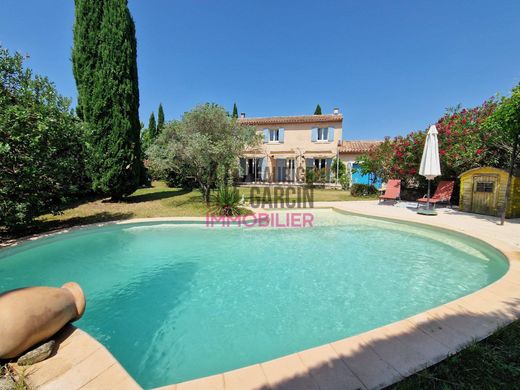 Casa di lusso a L'Isle-sur-la-Sorgue, Vaucluse