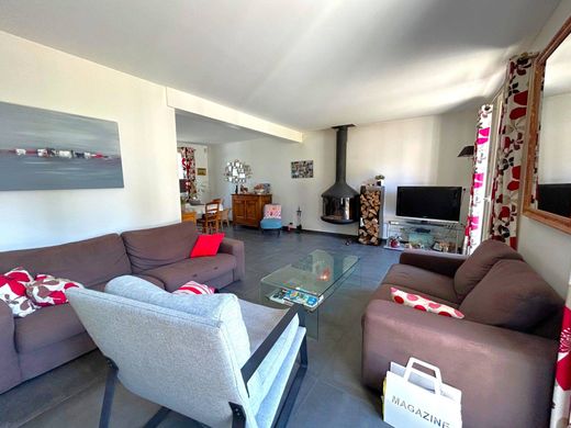 Luxus-Haus in Englos, Nord