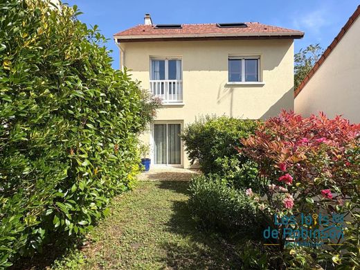 Luksusowy dom w Clamart, Hauts-de-Seine