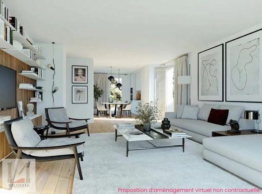 Apartment / Etagenwohnung in Marseille, Bouches-du-Rhône